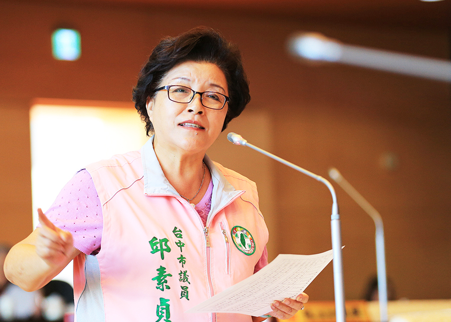 邱素貞:盧放棄基層溝通