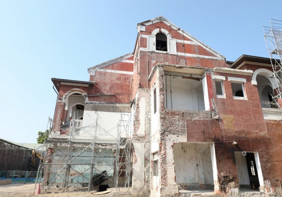歷史古蹟「台中州廳」修復發現山牆與早期保險箱 成重要歷史見證