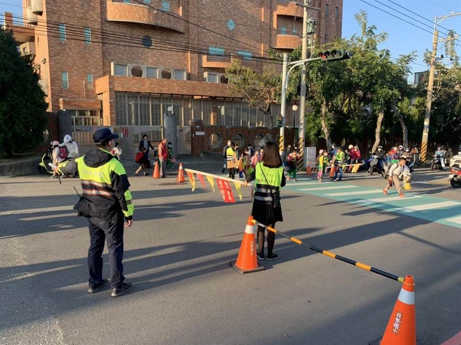 高中小以下22日開學 清水警加強護童勤務