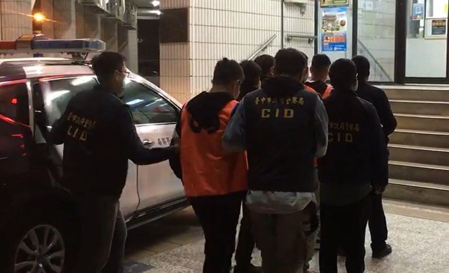 債務糾紛引街頭衝突　警連夜逮捕11名犯嫌法辦