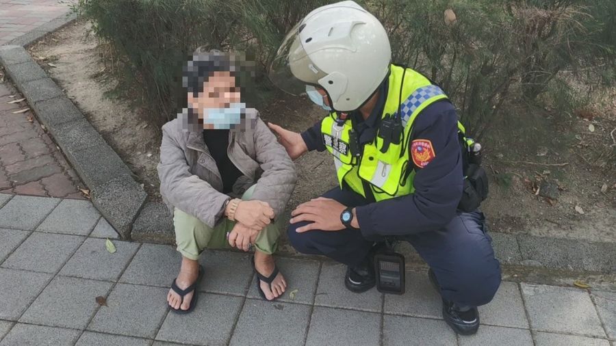 失智迷路婦人戴有愛心手環　警方迅即連絡上家屬