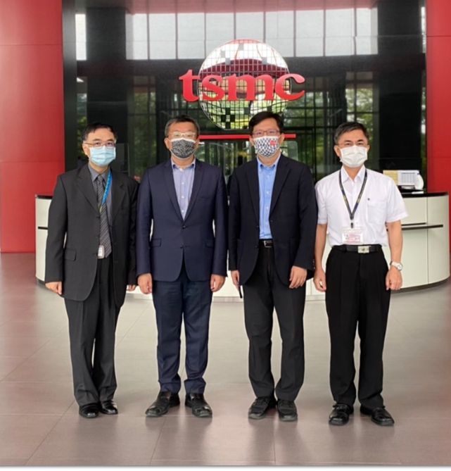 蔡其昌 張廖萬堅 訪台積電感謝捐贈疫苗