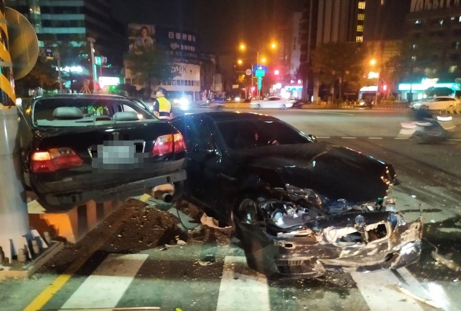臺灣大道二段與忠明南路口交通事故
