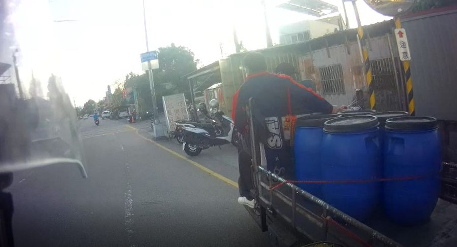 拼裝三輪車違規上路又酒駕 中市交警開罰