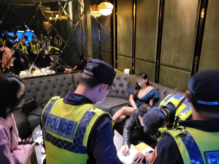 中警六分局突襲臨檢八大行業 查獲酒店6件違規送罰