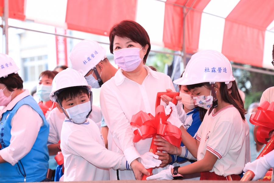 中市內埔國小幼兒園動土　盧市長：公幼倍增預計今年達標