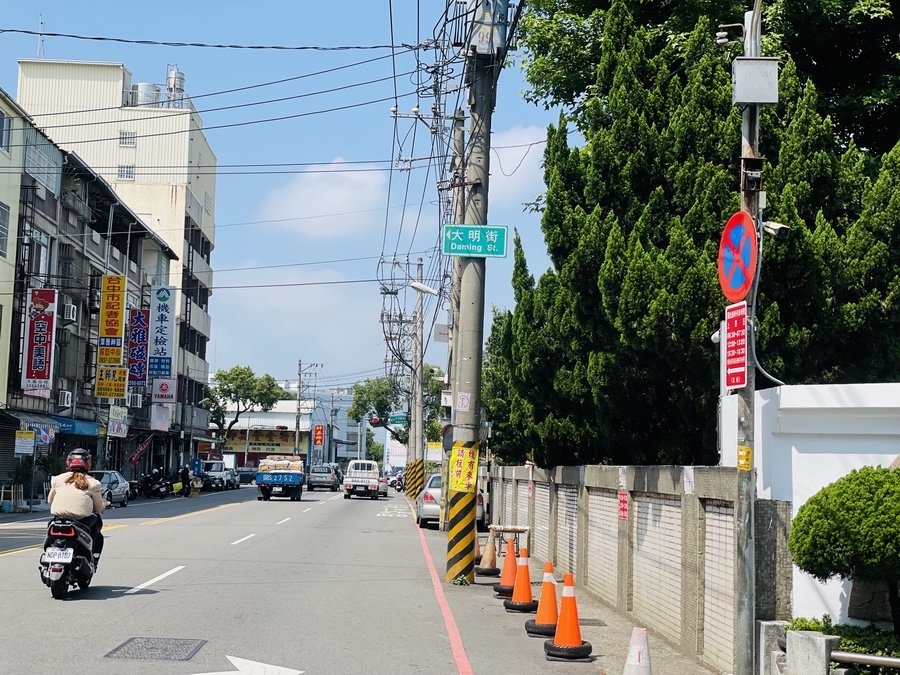 保障學童上下學安全 楊瓊瓔爭取經費改善校區周邊人行道