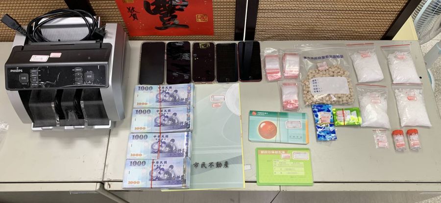 警緝美甲師毒販，自備點鈔機「聚財有術」真的「有錢花」