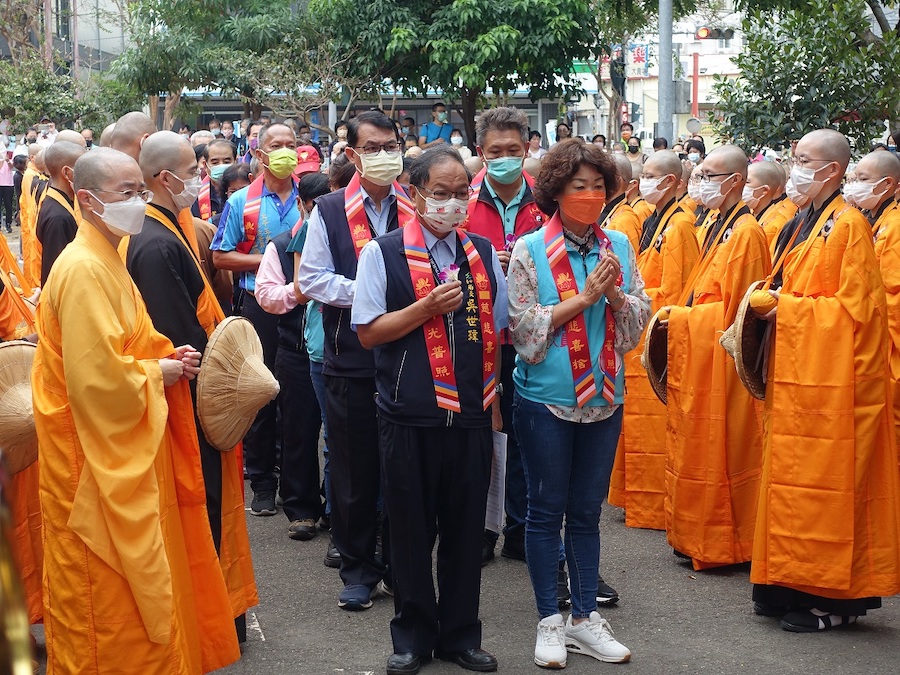 佛光山開山56週年 209名戒子行腳台中祈福