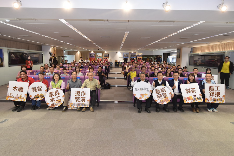 作品呈現台中之美！ 中市111年職人傳承新秀選拔今頒獎