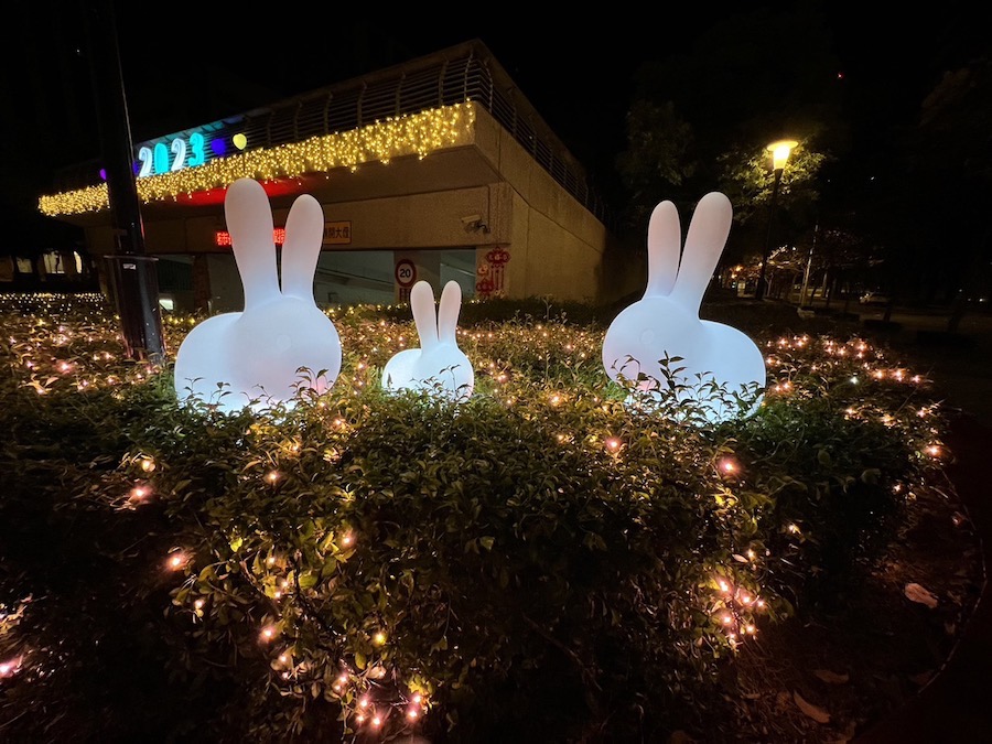 全城賞花燈處處有亮點 中市交通局馬卡龍彩色兔超吸睛