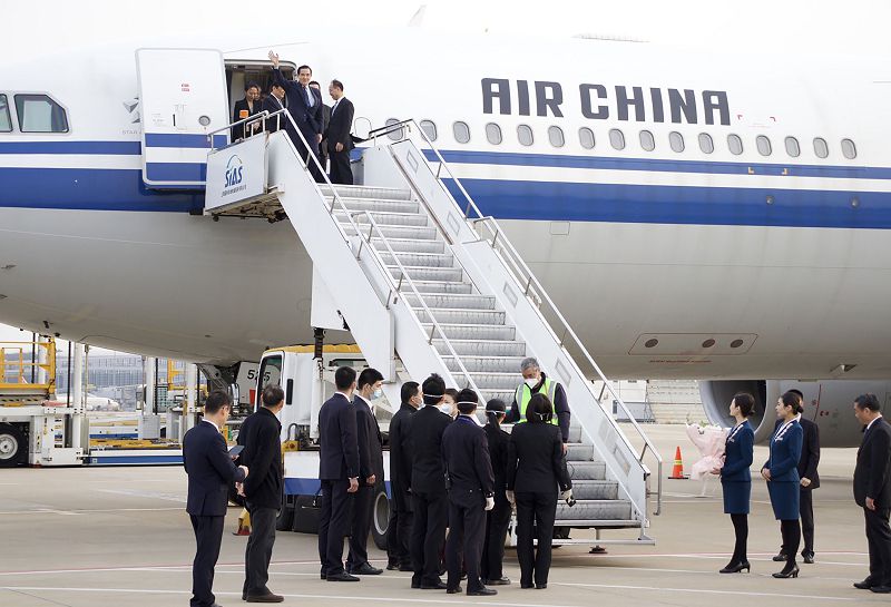 馬英九抵上海 國台辦副主任接機