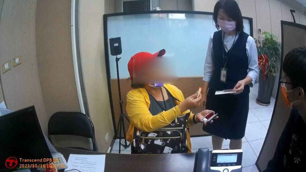 老婦險被詐 帶錯印章保老本