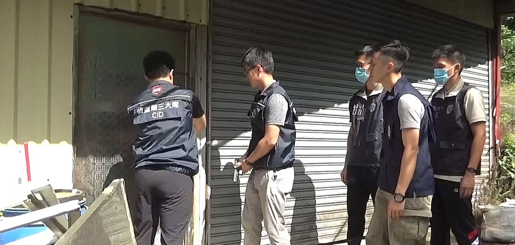 台中調查局等偵破製毒集團以偏僻山區農用倉庫為掩護的製毒工廠