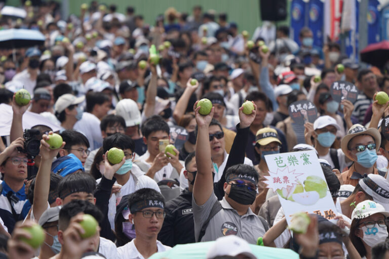 民眾黨「519草根決心行動」 柯文哲：威權若再現革命是義務