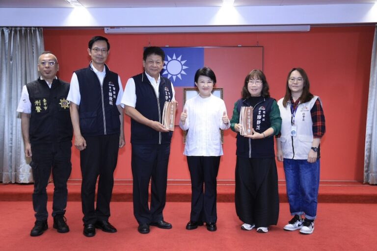 建構家暴安全防護網！  中市社會局獲全國唯一績優社政團隊