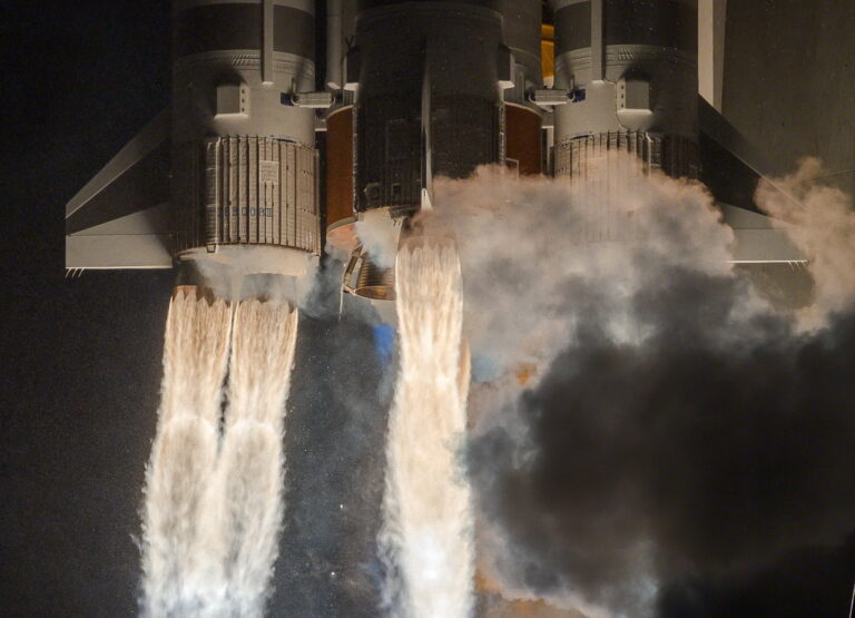 嫦娥6號著陸月球背面 開始採集樣本