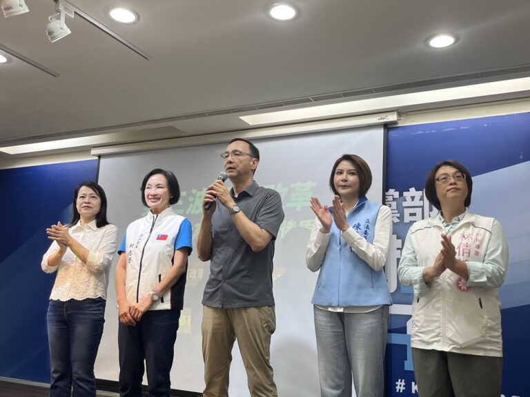 批綠墮落 朱立倫：民進黨只會抹黑抹紅