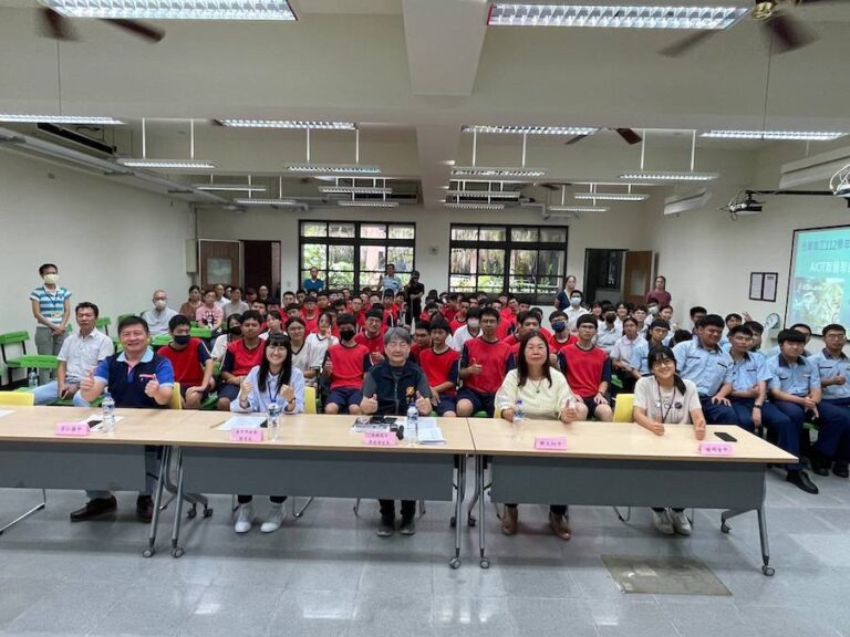 迎接AI浪潮！ 中市光華高工超前部署打造技職新人才