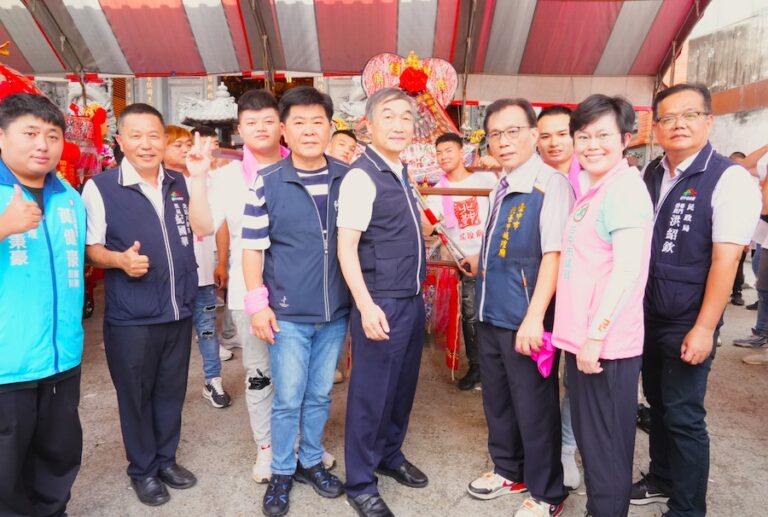 北台中城隍廟105週年廟慶遶境賜福  黃副市長為市民祈福