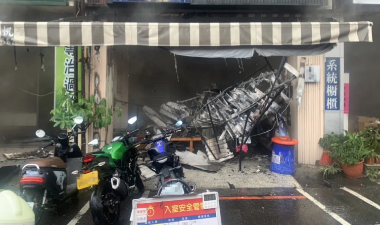 台中向上路燒肉餐廳大火  受困男員工 1命危1不治