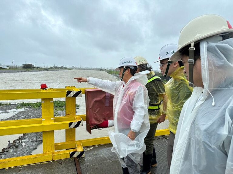 林欽榮視察彌陀舊港橋改建工程工區防汛整備