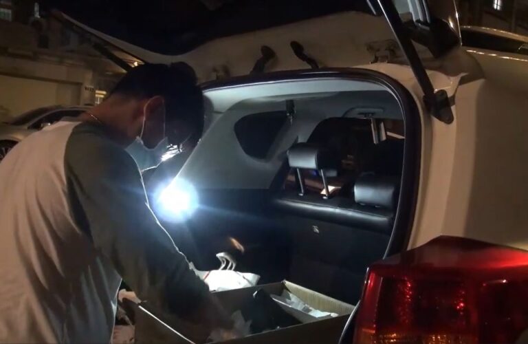 大姐頭帶乾兒子見習販毒 遭警查獲懺悔不已