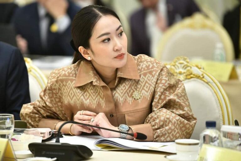 戴克辛之女貝東塔當選泰國總理