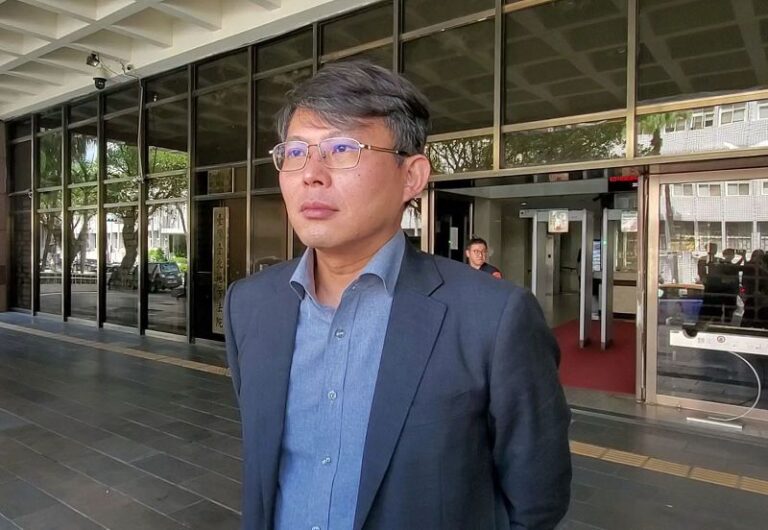 柯文哲政治獻金帳目爭議 黃國昌：會計師犯錯還卸責
