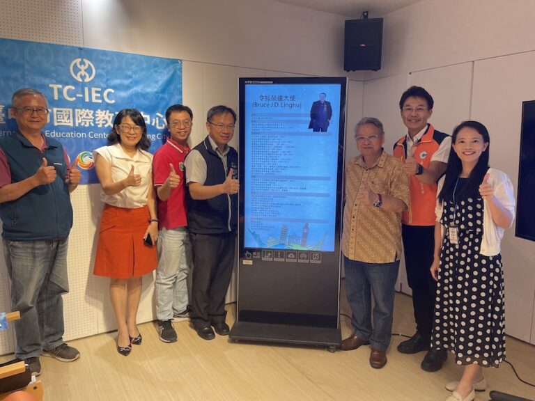 113學年度大使帶你遊世界 令狐榮達分享笑傲江湖的外交人生