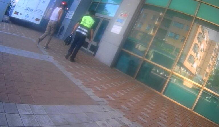 斷指男冒血急尋醫院 警火速開道搶黃金治療時間