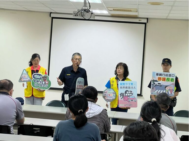 警四分局聯合市府強化公車行車安全稽查