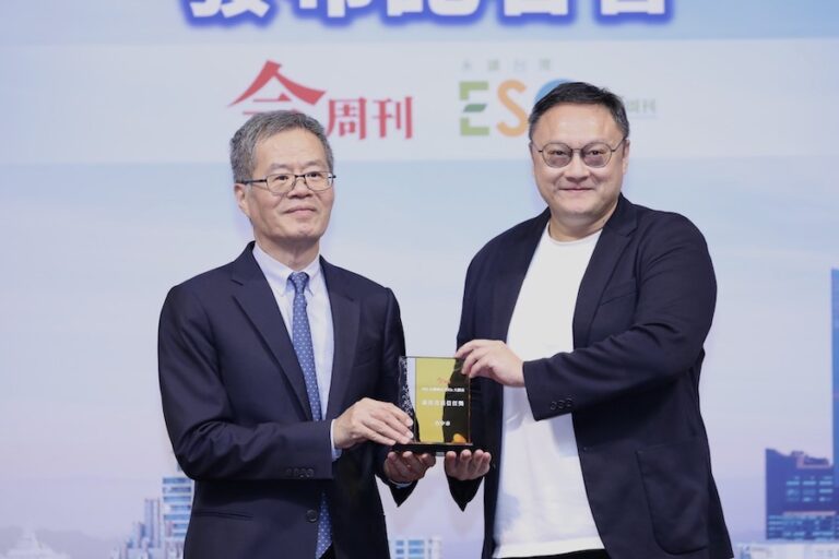 盧市長蟬聯「最佳首長信任獎」！《今周刊》永續城市調查出爐 鄭副市長：珍惜、感謝市民所託