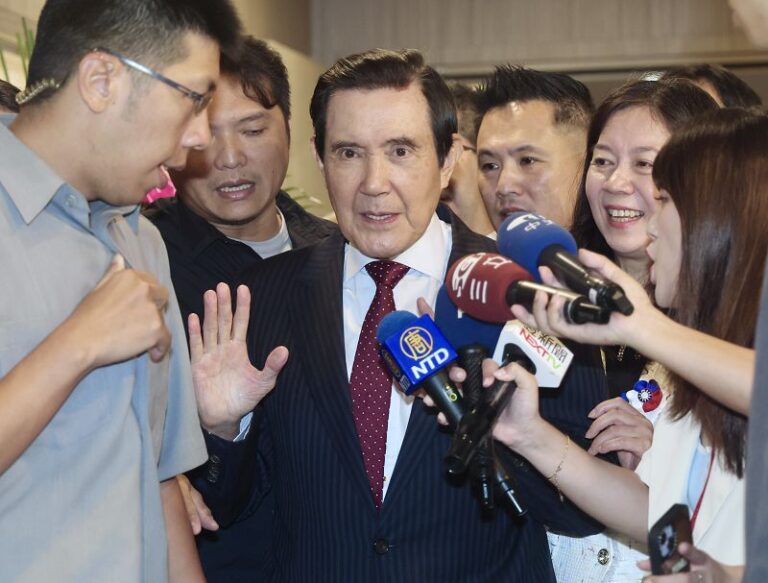 馬英九憂心民進黨以中華民國借殼上市