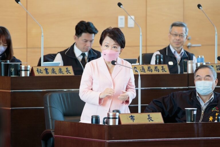 歡慶中華隊奪冠！盧市長預告：11/30購物節加碼抽「六都首顆」Premier 12全隊簽名球