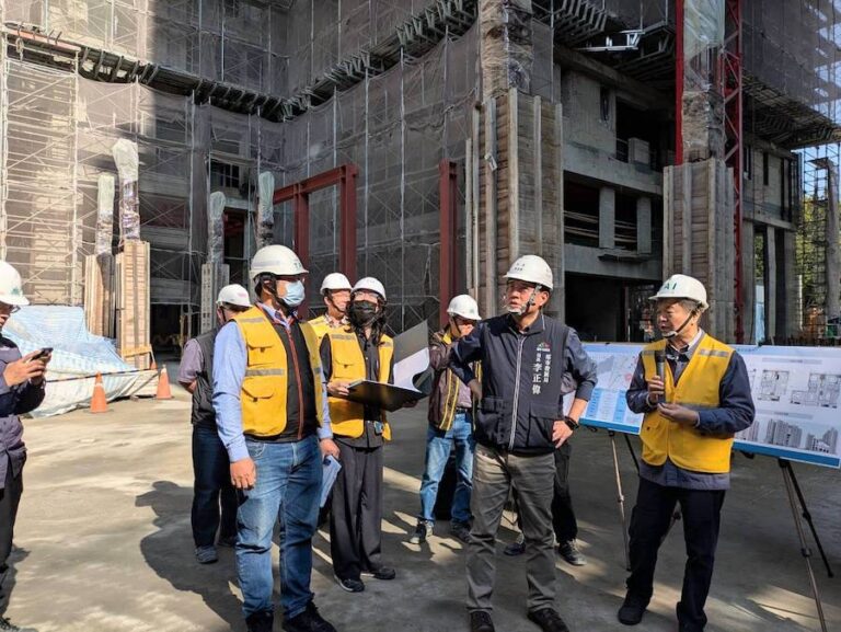 「安全第一」春節不鬆懈 ！中市都發局、住宅處視察社宅工地
