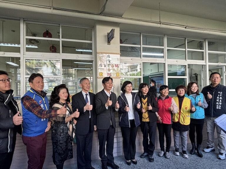 中市教育局為科技教育扎根 第4所STEAM教育示範學校揭牌