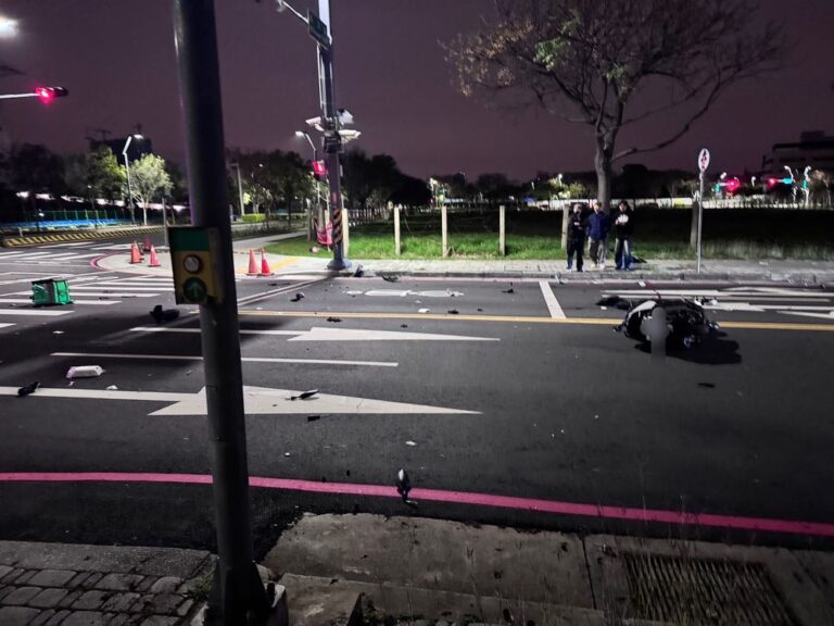 23歲男無照駕駛酒醉上路闖紅燈釀死 中警漏夜動員  1小時內火速查辦到案嚴懲