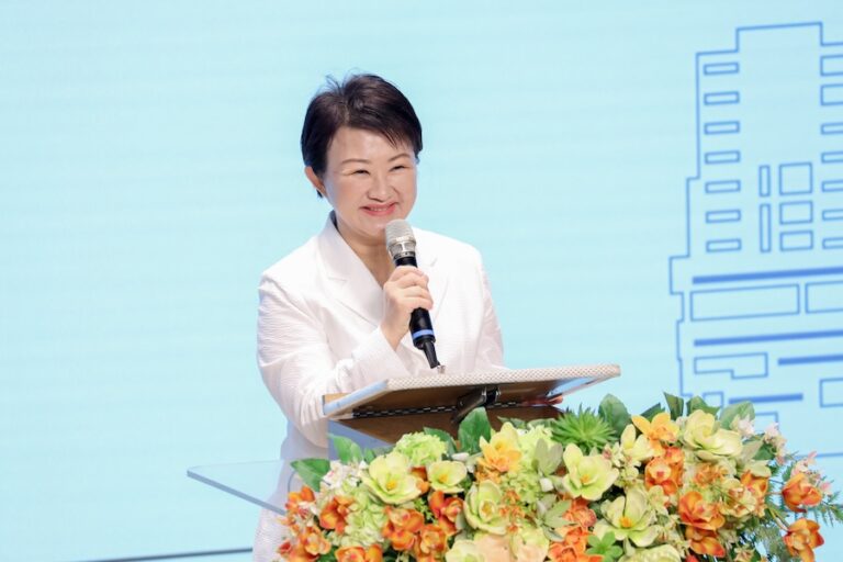 光田醫院向上院區「五星級」大樓啟用 盧市長感謝「百年守護」：醫護是民眾救命恩人！