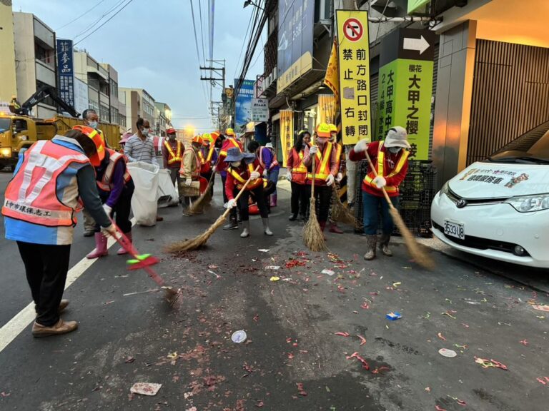 大甲媽祖遶境活動熱鬧登場！ 逾3000名環保英雄協力清理市容