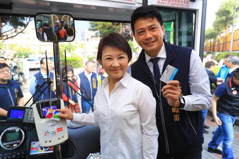中市交通卡突破187萬！23條公車進校園 校長也樂當公車族