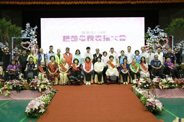 慈愛光輝動人 黃敏惠感謝無私奉獻的媽媽們