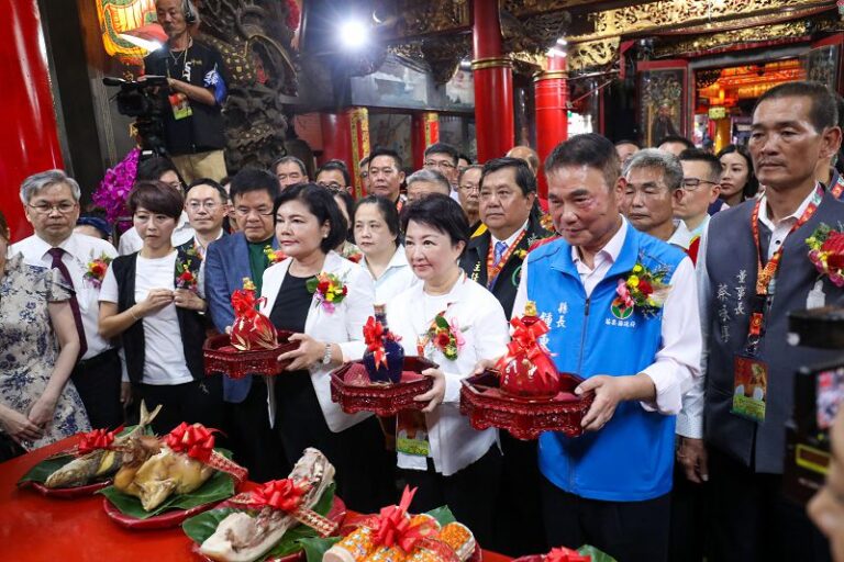 白沙屯媽祖北港進香 苗、中、彰、雲首長赴拱天宮恭送起駕