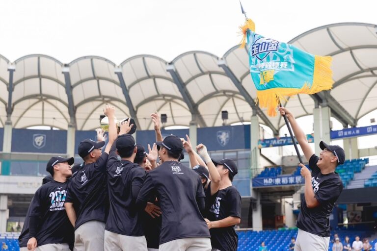 榮耀再現！台中青棒睽違15年再奪玉山盃冠軍