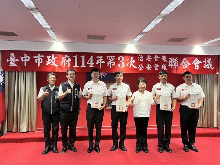 中市府強力打擊非法爆竹煙火　盧市長表揚消防有功人員