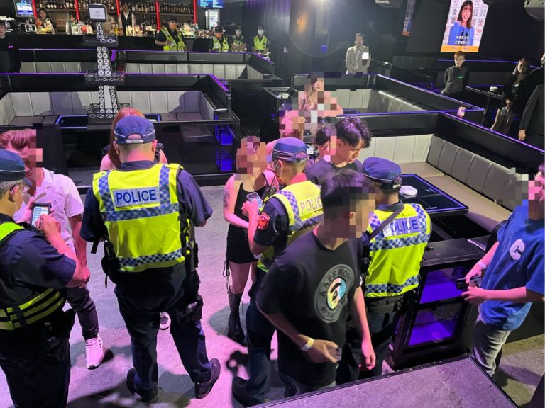 青春專案啟動！中市警結合577警力並突襲夜店 實施「過卡辨識」守護青少年