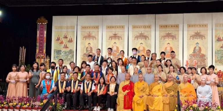 助台中市強化急救與社福能量 佛教淨土院基金會慷慨捐贈AED貼片與物資
