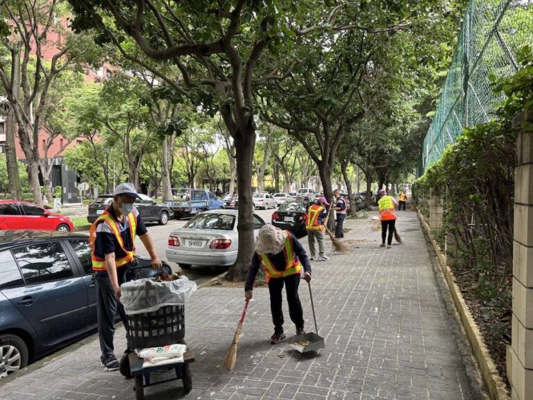 丹娜絲颱風影響漸歇 中市各區公所與志工總動員加速家園復原