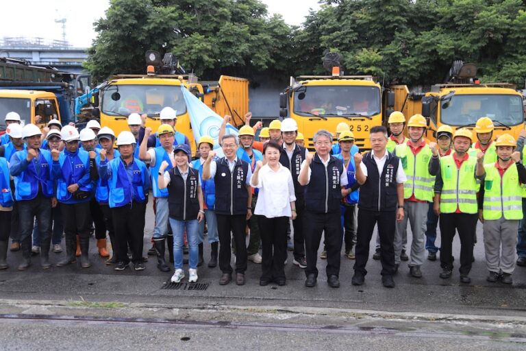 同島一命台中隊再出動！盧市長親指揮馳援嘉義災後重建：同舟共濟、義不容辭