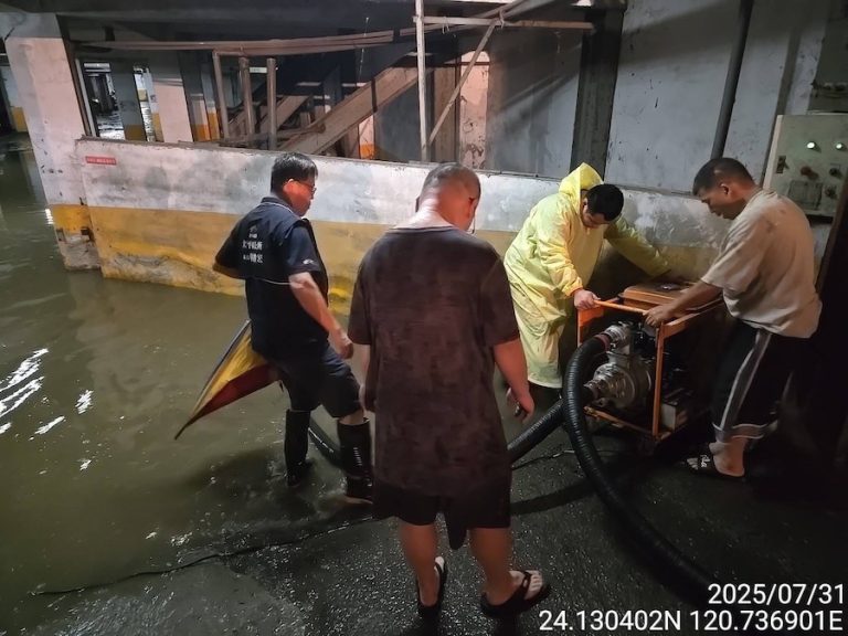 社區大樓地下室積水 太平區里長機警通報移車 盧市長勘災致謝：感謝關鍵時刻基層守護